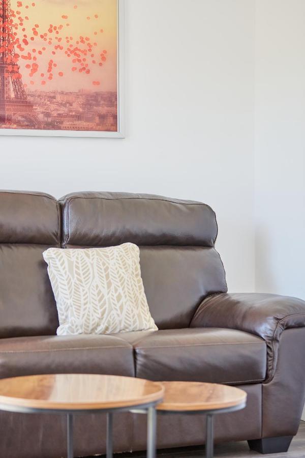 Cosy,Modern And Relaxing 3 Bedroom House With Parking Manchester Exterior photo