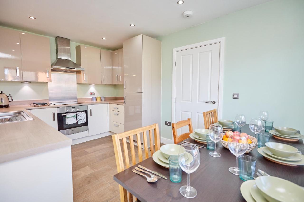 Cosy,Modern And Relaxing 3 Bedroom House With Parking Manchester Exterior photo